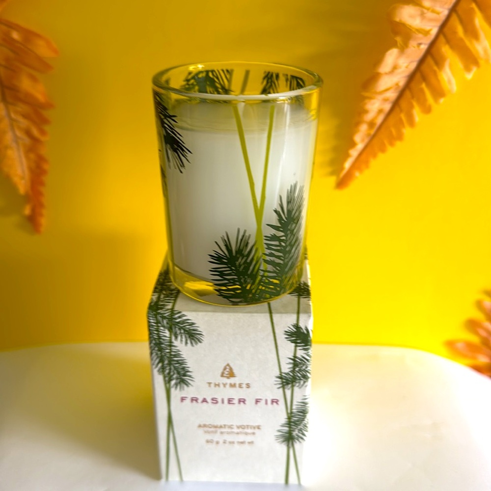 Thymes Frasier Fir Pine Needle Candle – Holiday Candles for Home  (2 oz) - Picture 5 of 7